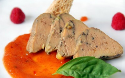 Foie mi-cuit al Oporto con mermelada de nísperos