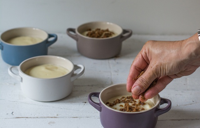 Postres caseros | Natillas con hierba limón