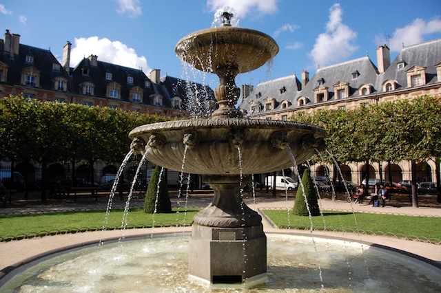 What to see in Paris | Place des Vosges