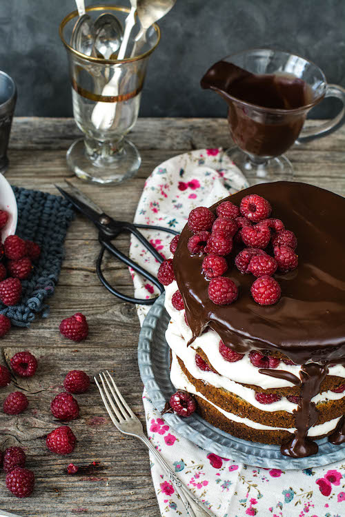 Cake with raspberries 12 (1 of 1) poppy seeds