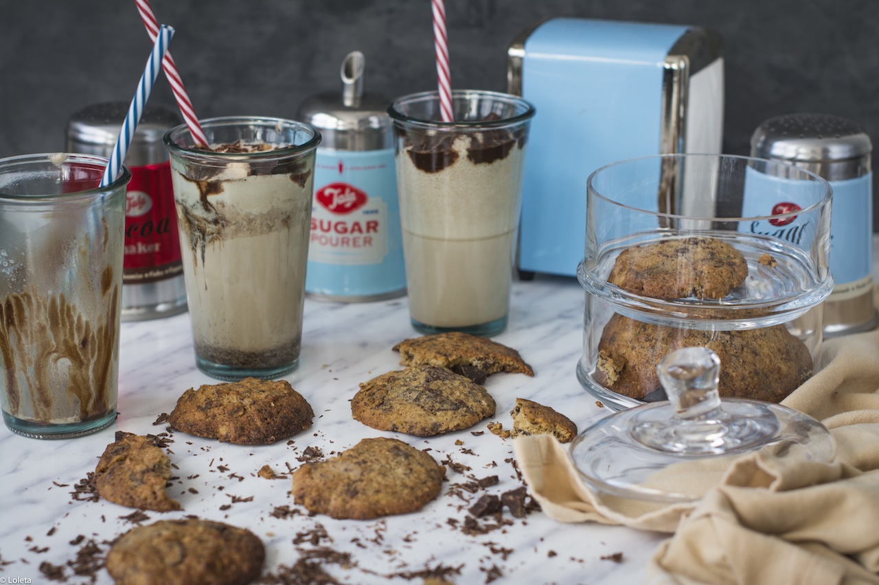 Banana, chocolate and Walnut cookies. Banana Cookies