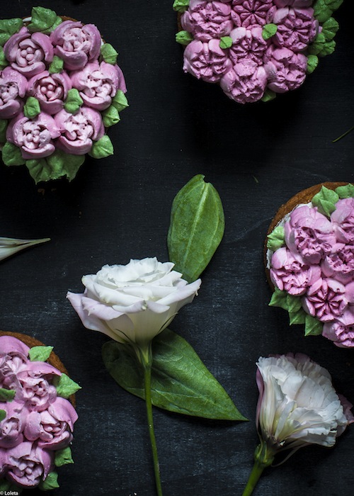 Victoria biscuits with lemon cream and how to make flowers with sleeve 13 pastry