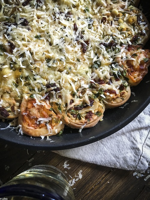 Pizza rolled with bacon, cheese, garlic and parsley. Pizza rolls 19