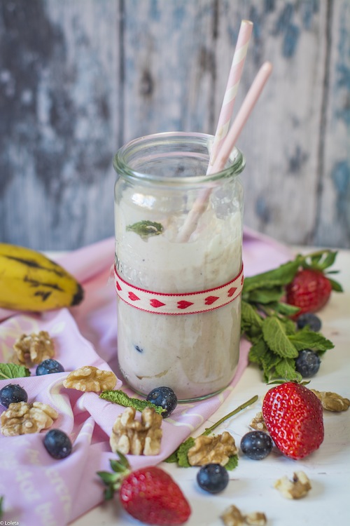 Smoothie de nueces con vainilla, fruta y avena 3