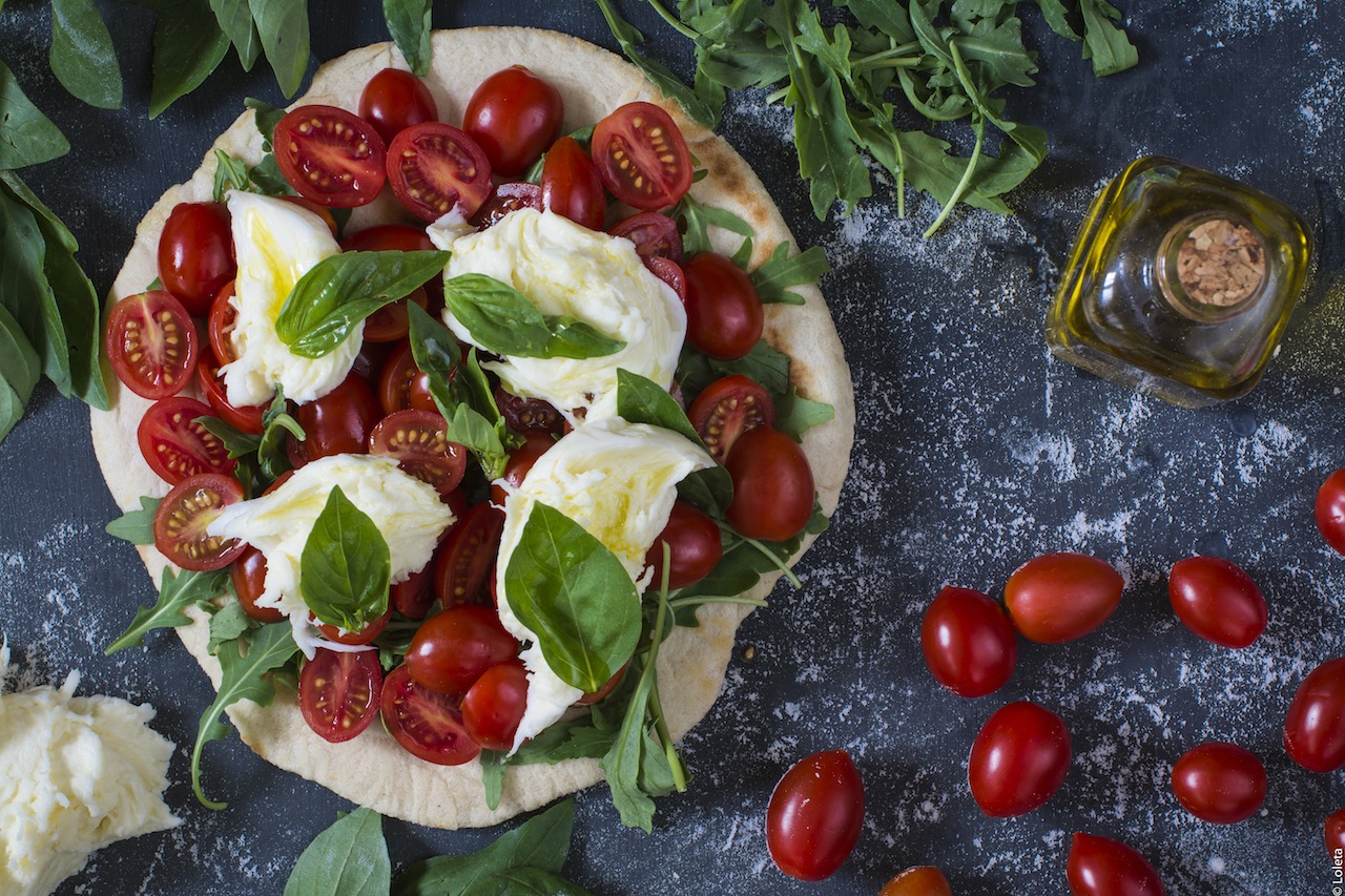 Pizza en sartén. Caprese a mi manera