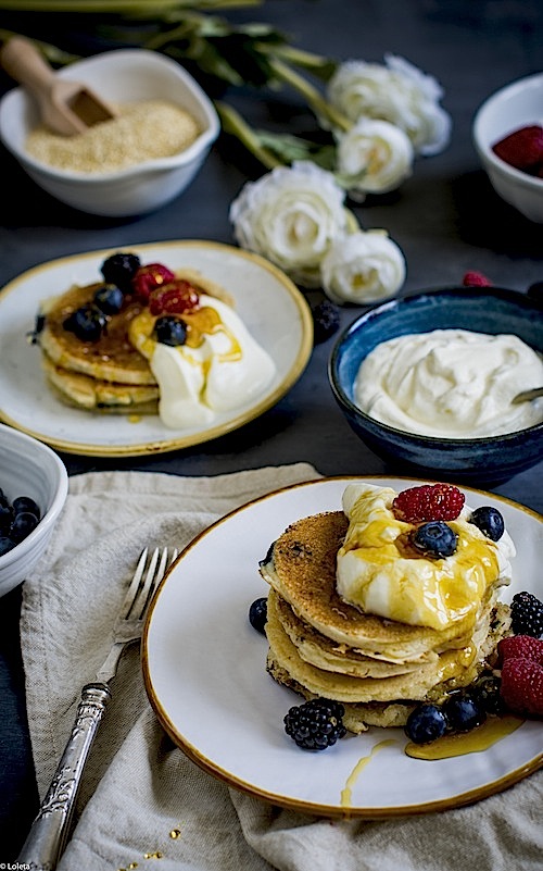 Quinoa with coconut and red fruits 13 pancakes