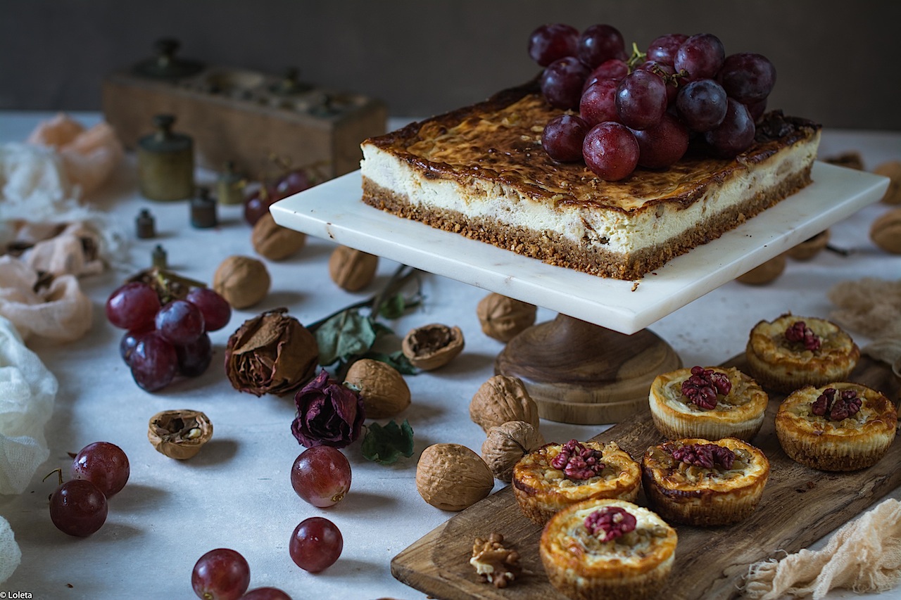 Cheesecake ricotta and gorgonzola. Cheesecake saltwater with walnuts and grapes