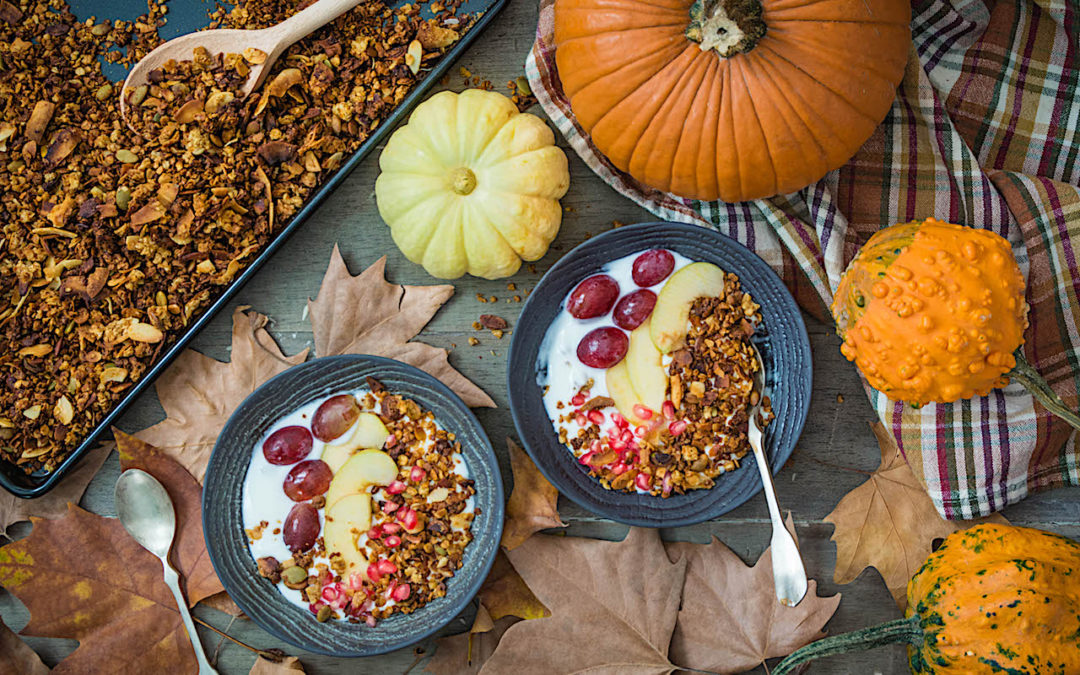 Easy recipe for granola with pistachios and pumpkin. Champions gluten-free breakfast