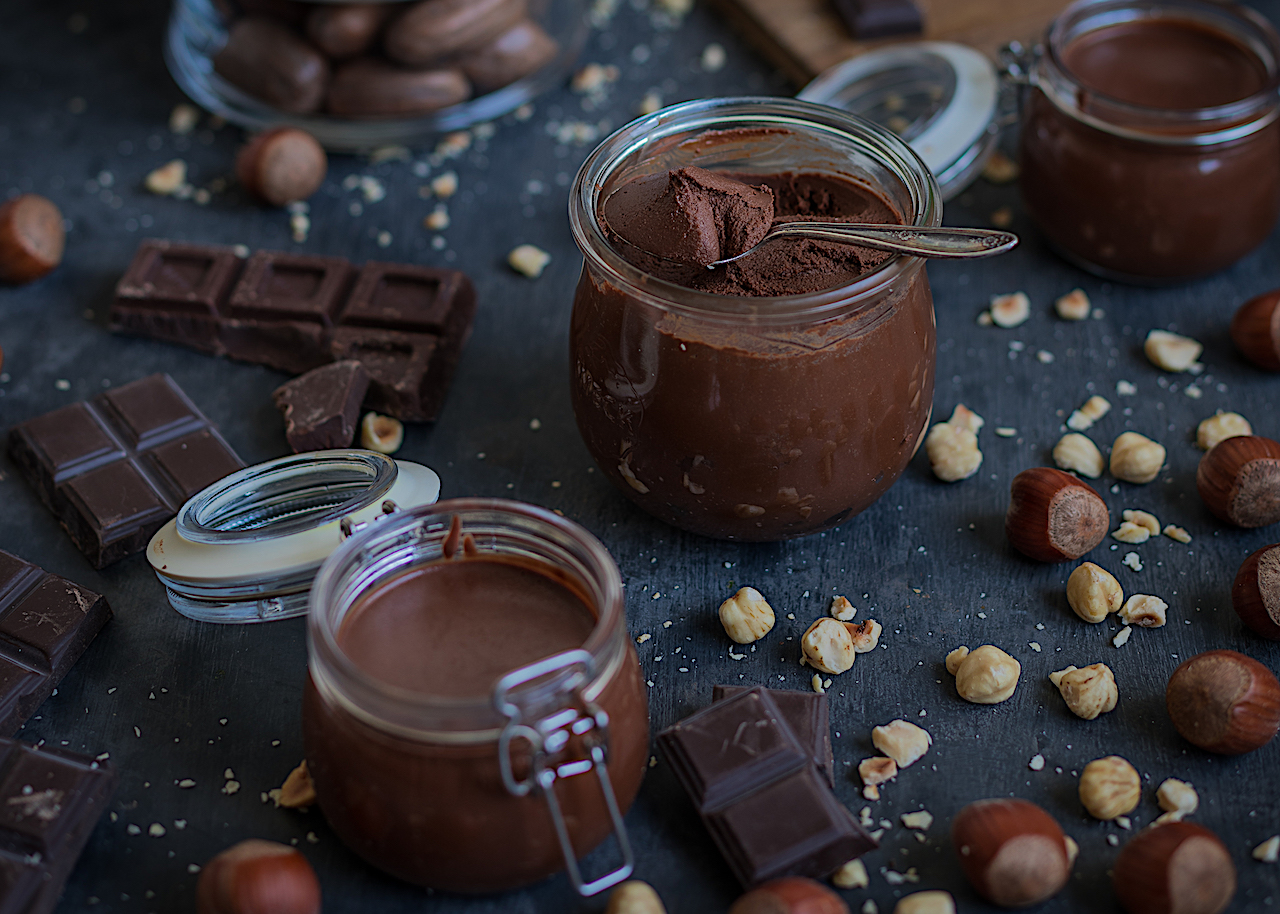 Nutella casera. Crema de avellanas y chocolate hecha en casa