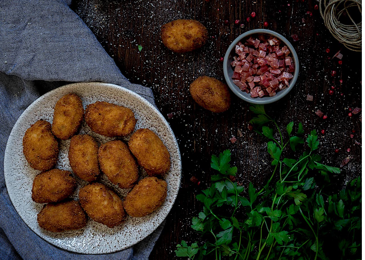 croquetas de pollo y jamón. Receta paso a paso y sencilla croquetas de pollo y jamón. Receta paso a paso y sencilla