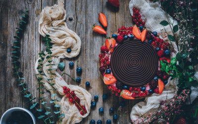 Tarta de coco y frambuesas sin azúcar y sin gluten ¡y con chocolate!