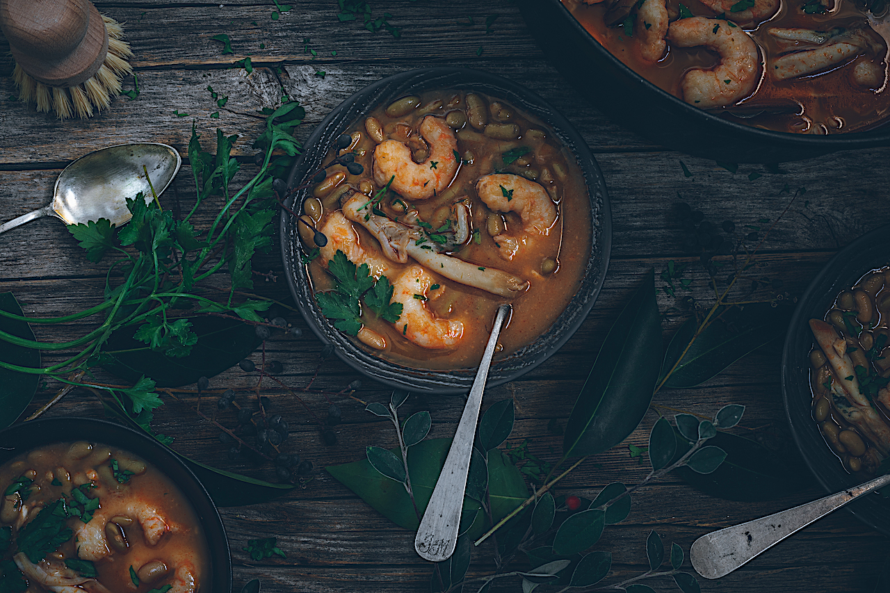 Verdinas with prawns and knives. Sea and mountain in your table