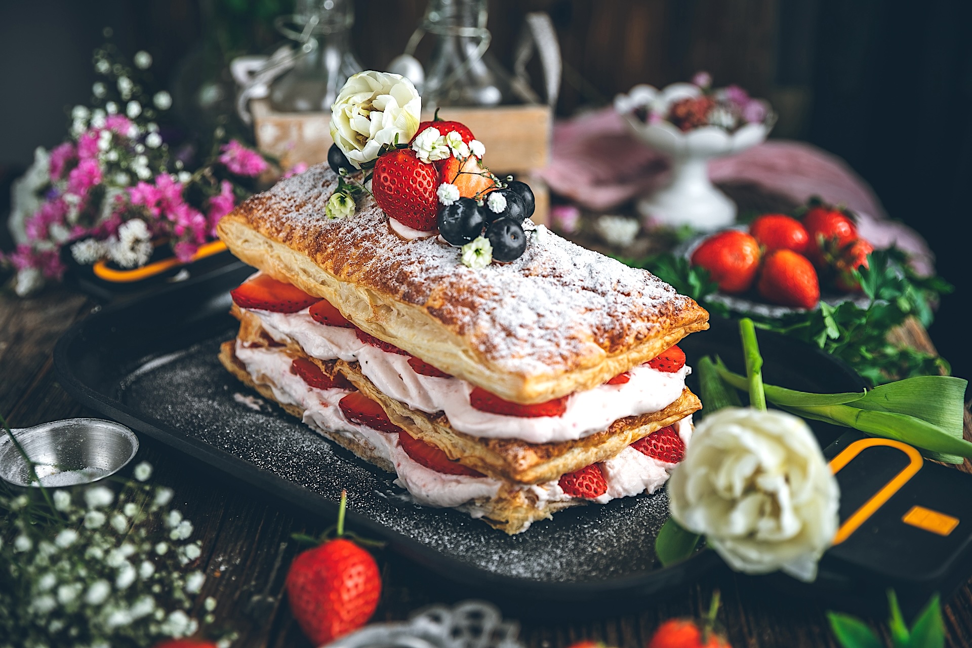 Milhojas de fresas y mascarpone. Un super postre en 20 minutos