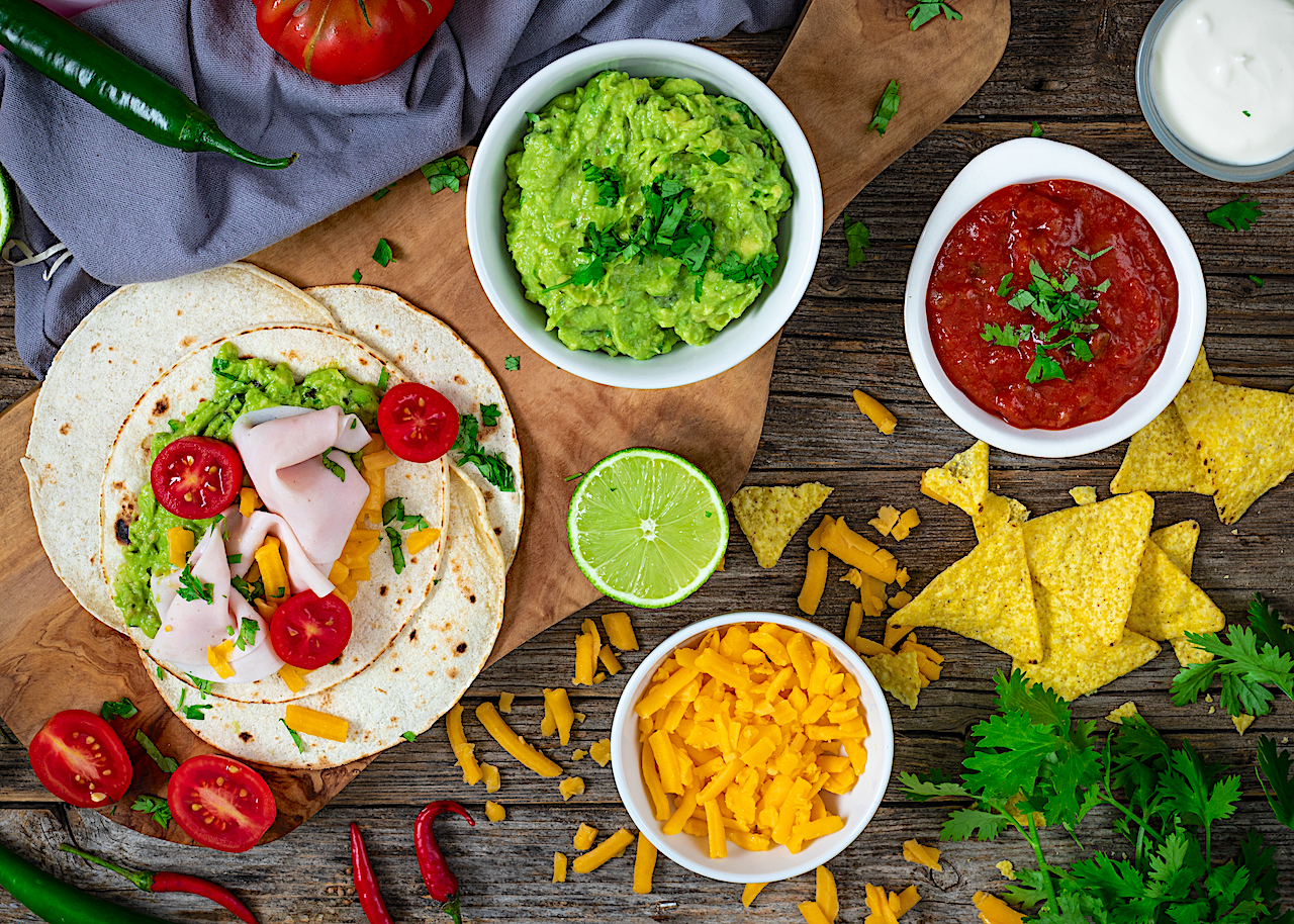 Burritos ligeros de pechuga de pavo y guacamole