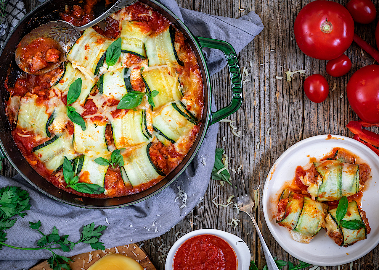 Canelones de calabacín con queso y carne