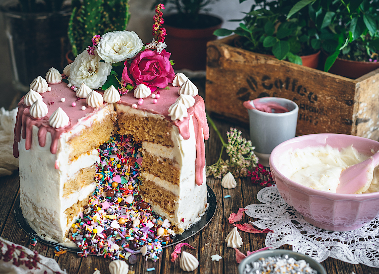 Tarta piñata. La tarta de tus sueños sin gluten