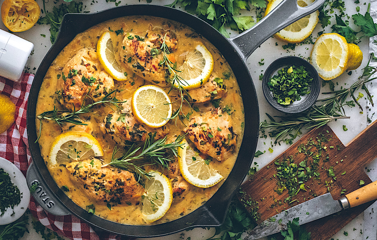 Pollo al limón fricasé. Receta fácil de pollo marinado al limón