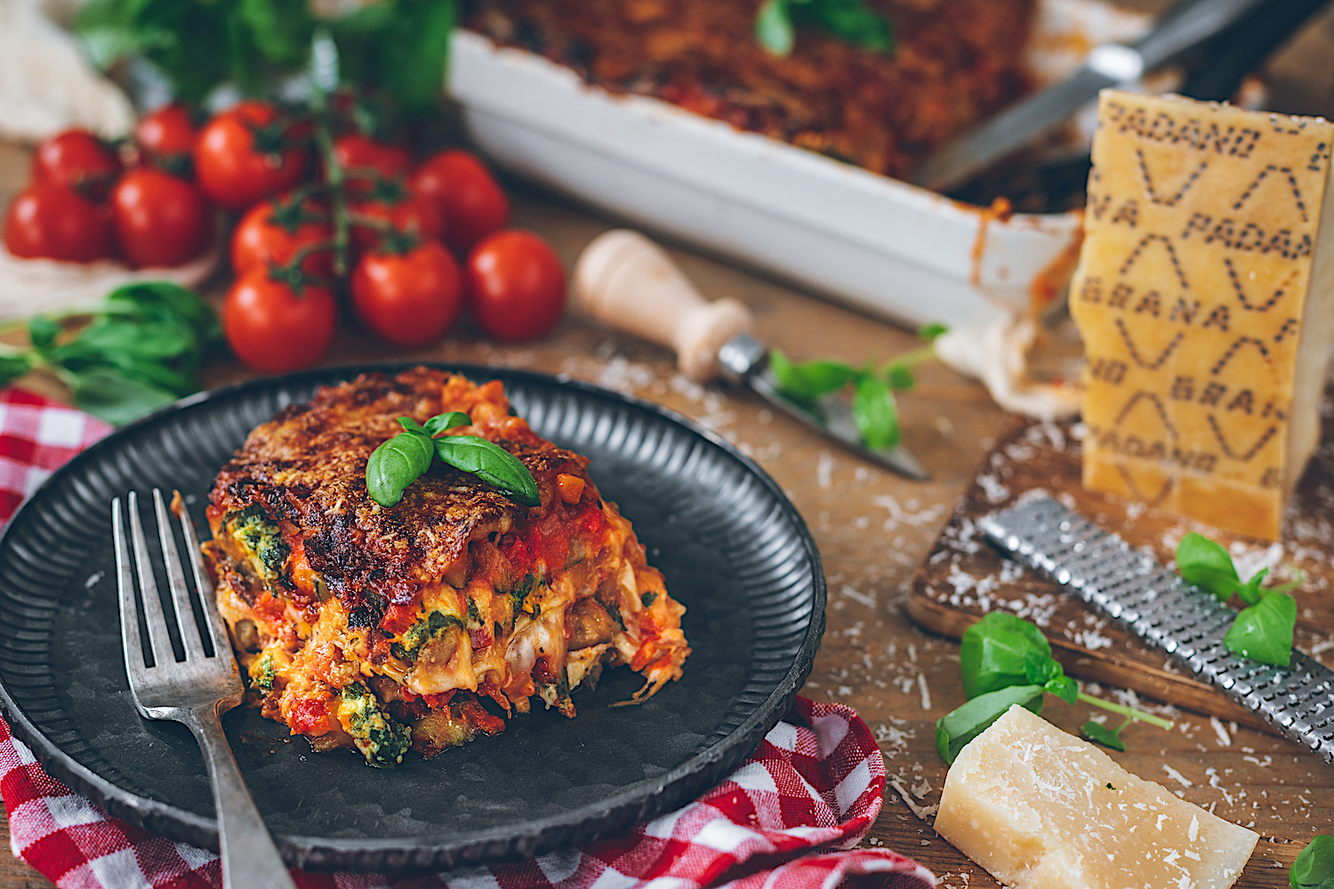 Lasaña de verduras. Todo lo que tengas en la nevera vale.