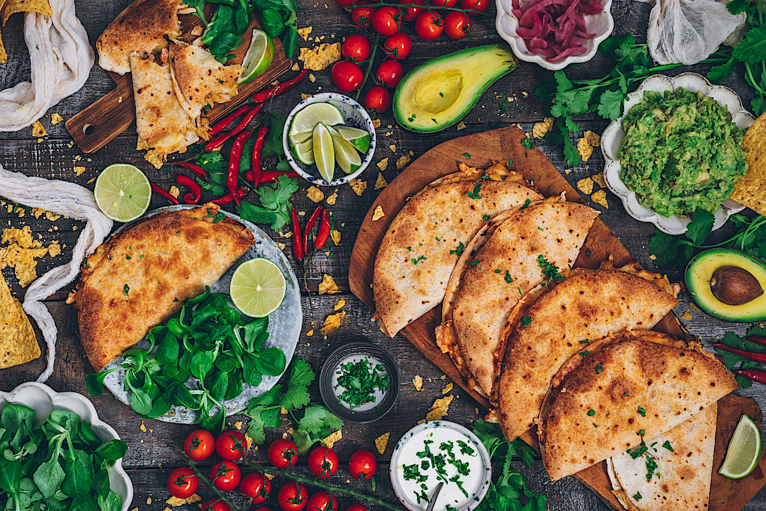 Quesadillas crujientes de carnitas de pollo desmenuzado. Con horno o con air fryer