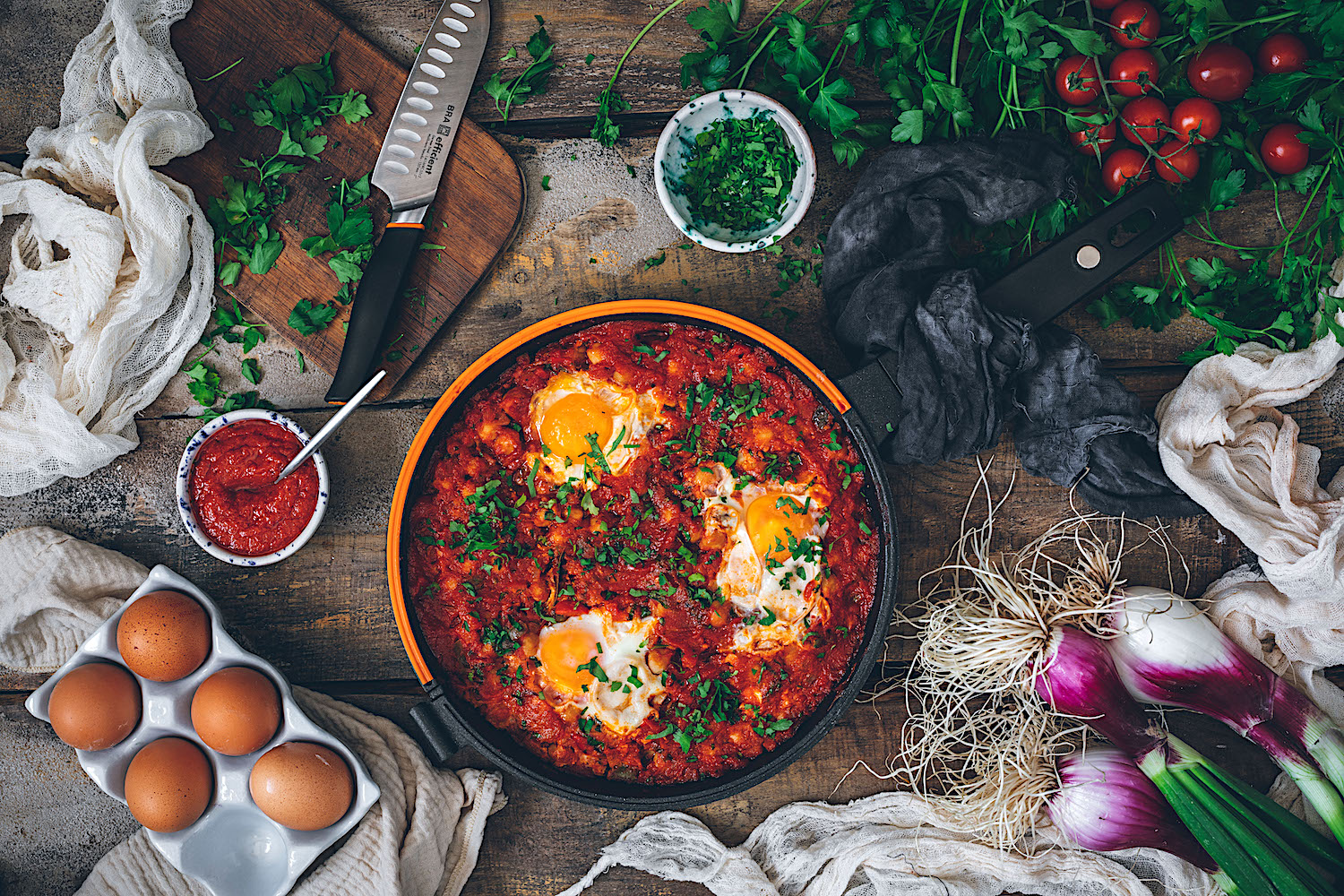 Garbanzos con tomate. Shakshuka de garbanzos