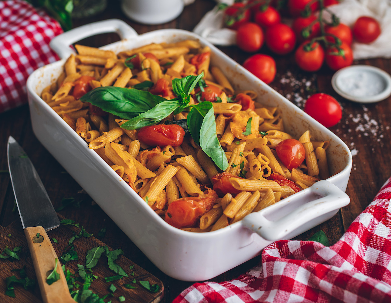 Creamy whole wheat pasta with roasted tomatoes