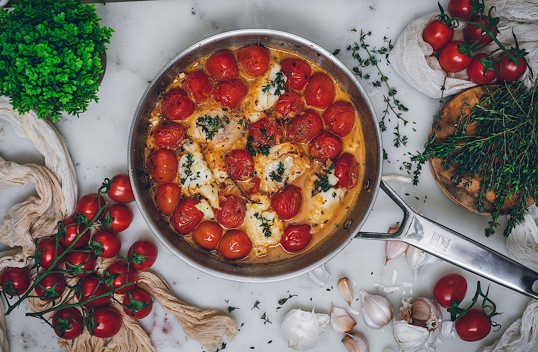Bacalao con tomates Cherry. Pescado rico en solo cinco minutos
