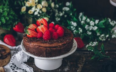 Chocolate cake with 2 ingredients. Gluten-free, lactose-free and sugar-free Easy and delicious at the same time