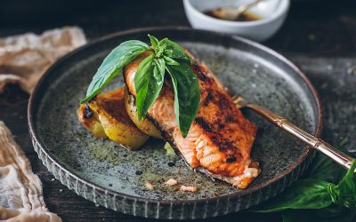 Salmon with honey. The perfect sauce with a sweet and spicy touch at the same time
