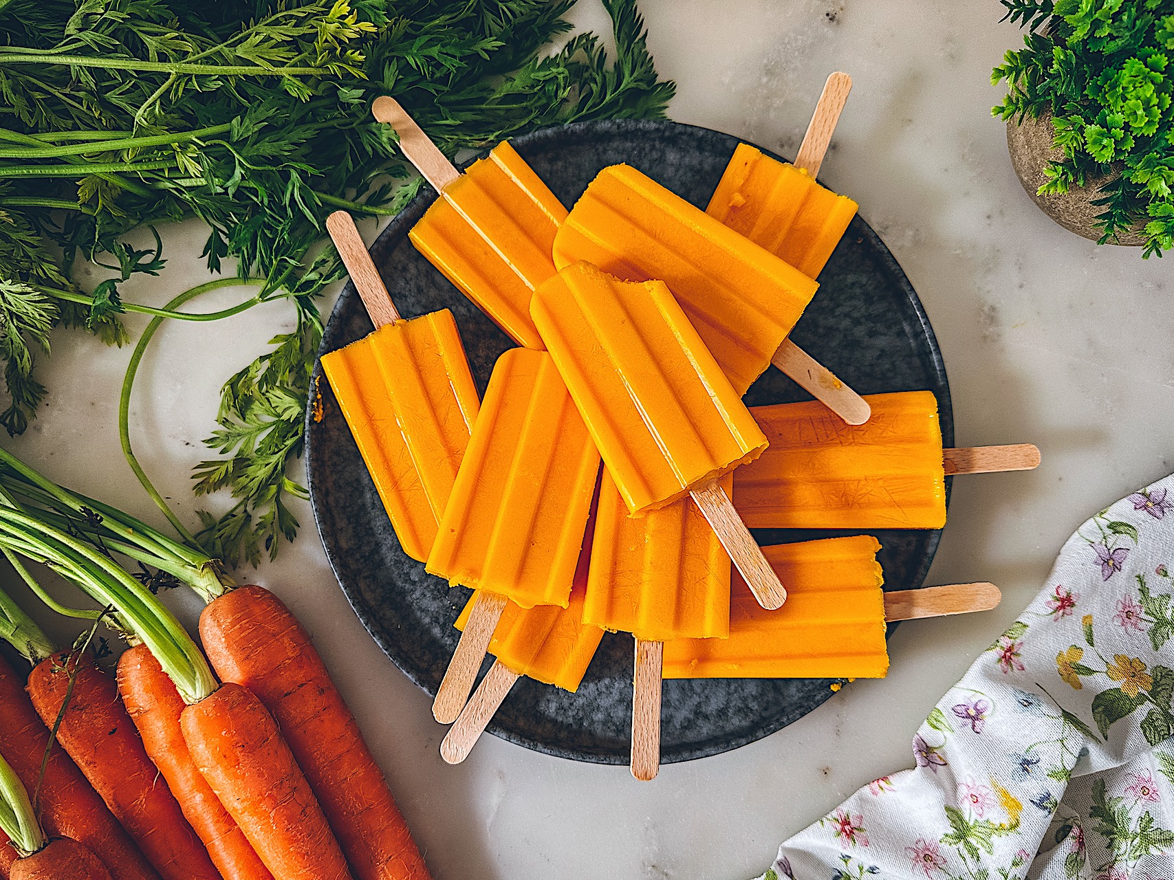 Polos de zanahoria y naranja con 3 ingredientes. Pura vitamina sin azúcar, sin gluten, sin lactosa y veganos