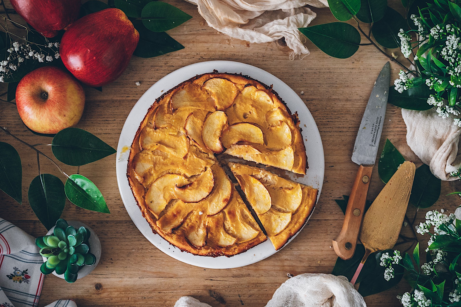 Tarta flan de manzanas sin azúcar con 4 ingredientes