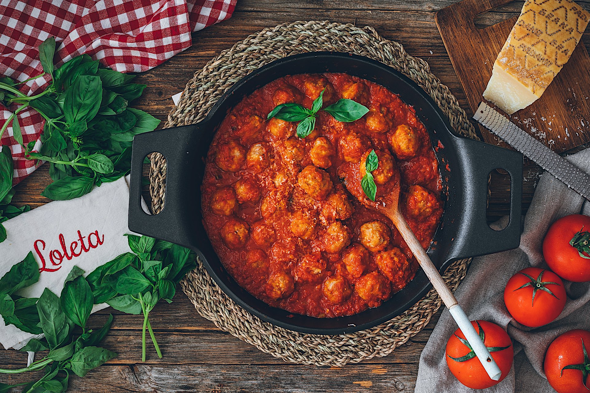 Albóndigas con tomate. La receta «della nonna»