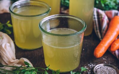 Homemade chicken broth in 40 minutes. My Mother's Recipe That Never Fails