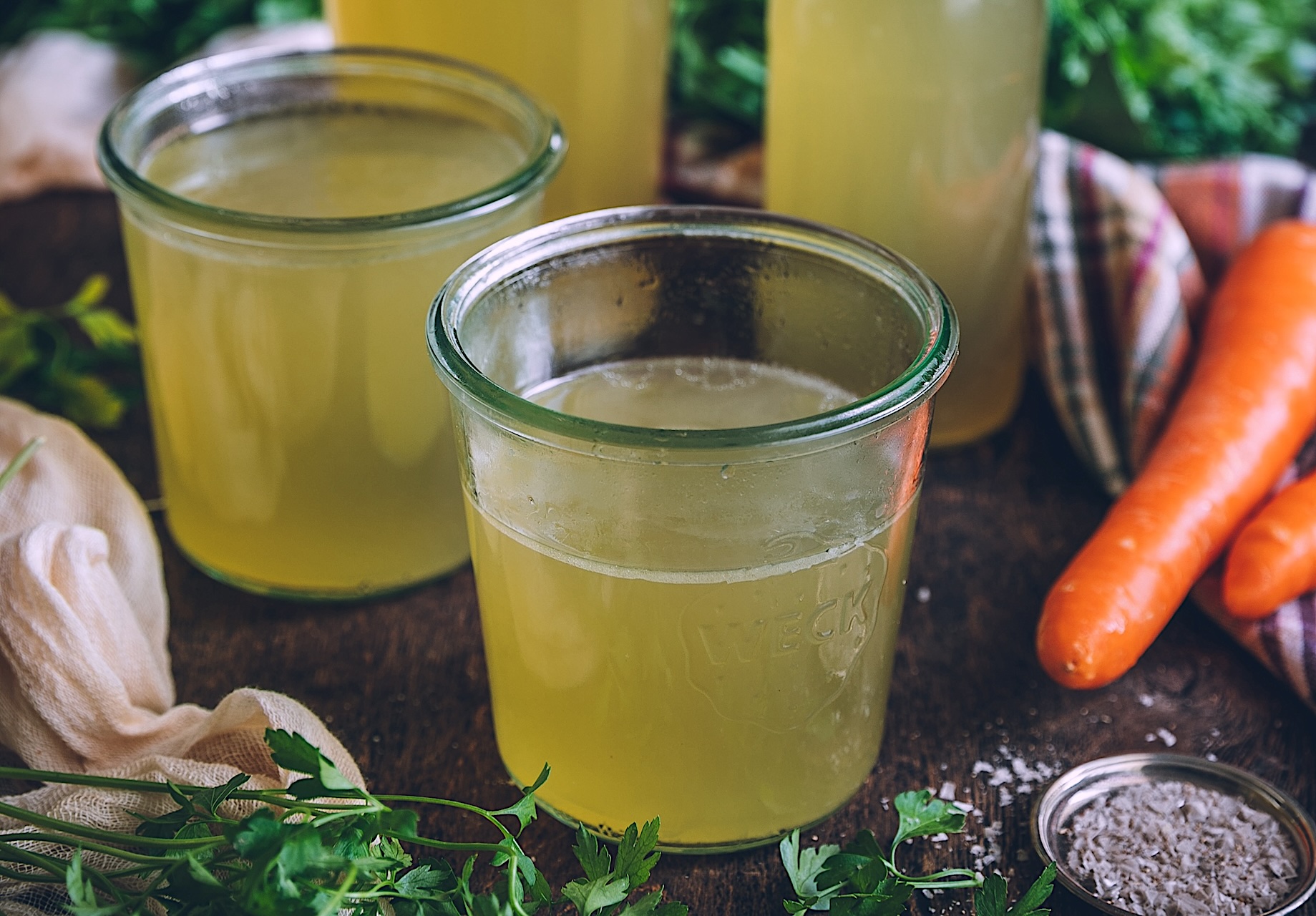 Homemade chicken broth in 40 minutes. My Mother's Recipe That Never Fails