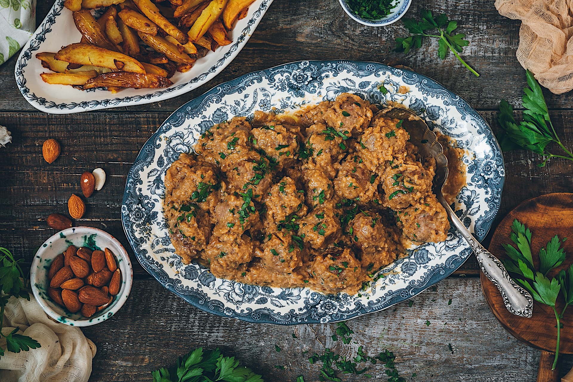 Albóndigas en salsa de almendras. El albondigón de El Refectorium