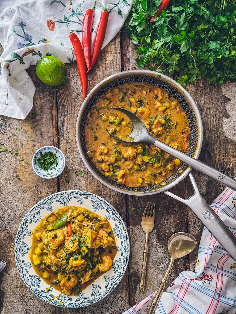 Curry de gambones con leche de coco