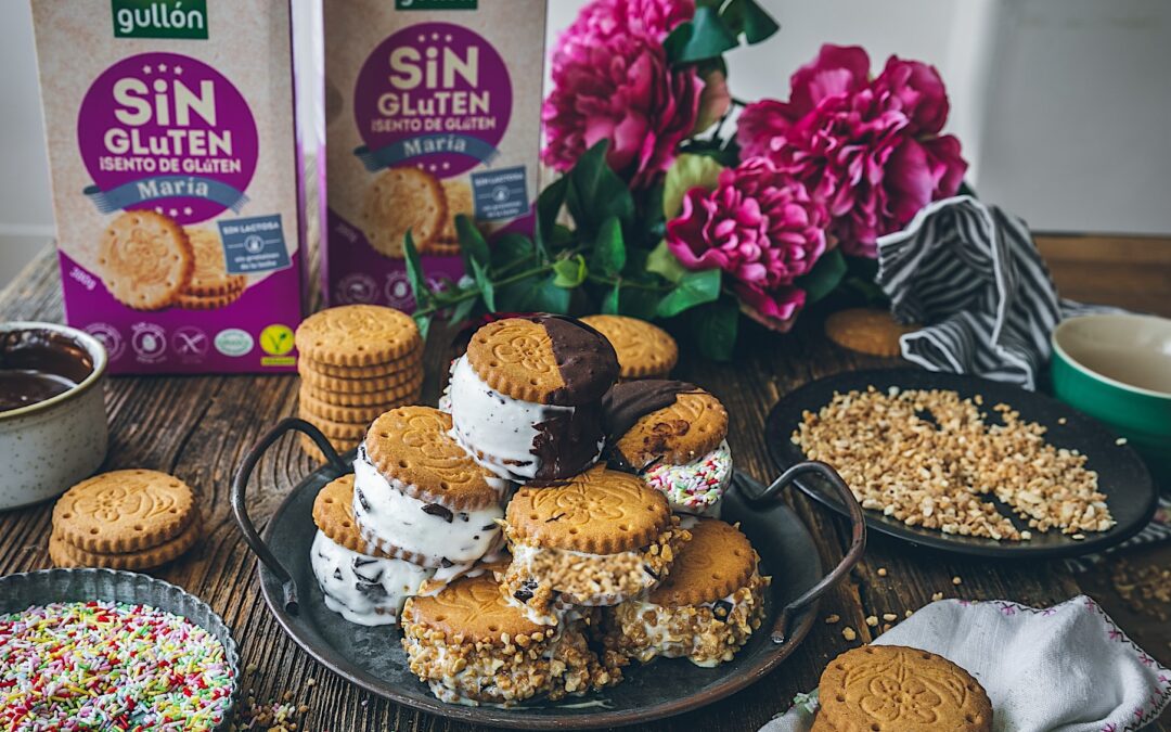 Sandwich helado de nata y chocolate. Sin gluten, sin lactosa y sin heladora