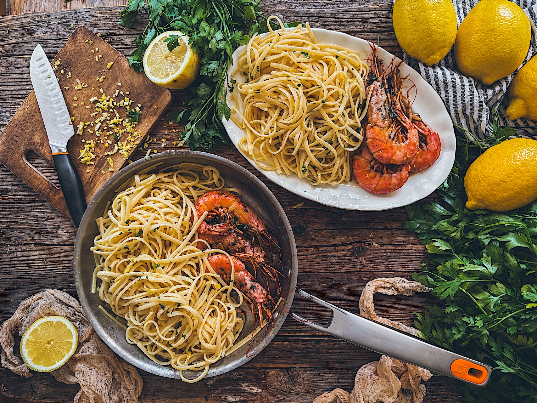 Spaguetti al limón con gambones. La pasta de la Costa Amalfitana