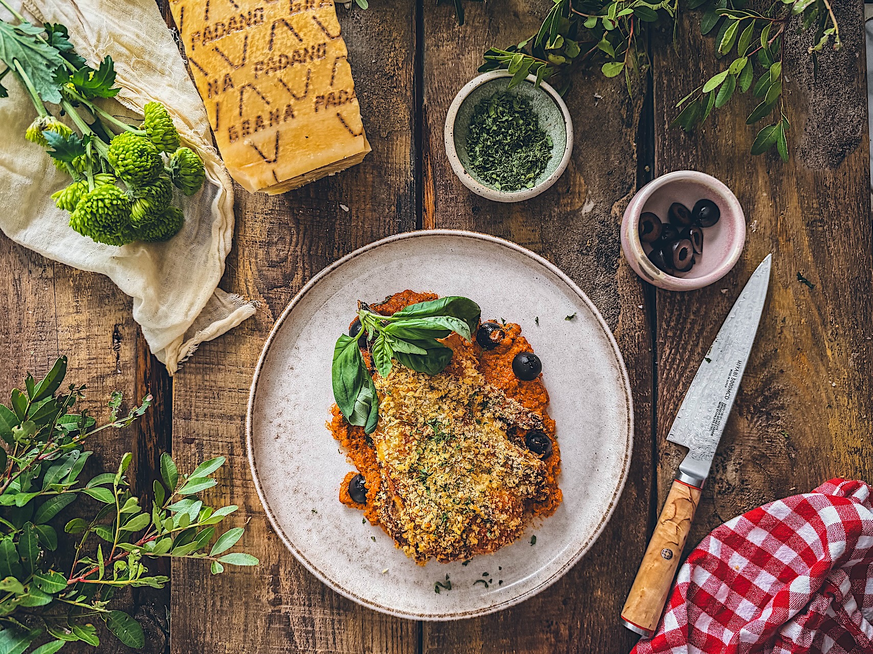 Milanesa de berenjenas crujientes con pesto rojo. La cena perfecta